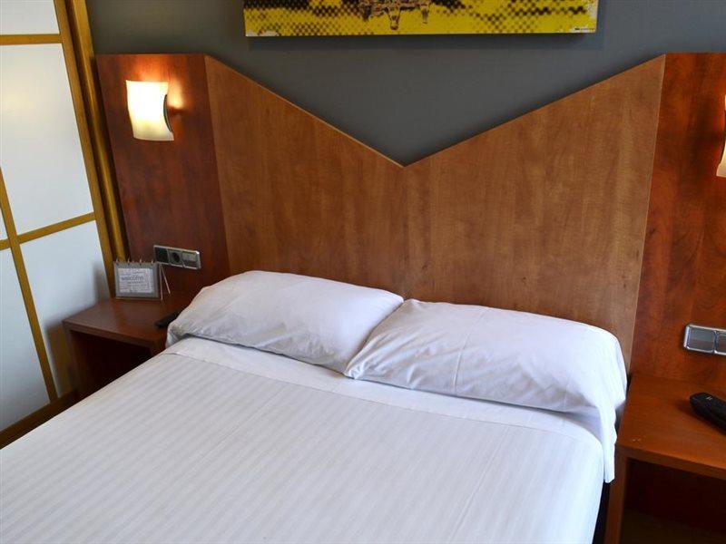 Hotel Alda Palacio Valdes 阿维莱斯 外观 照片