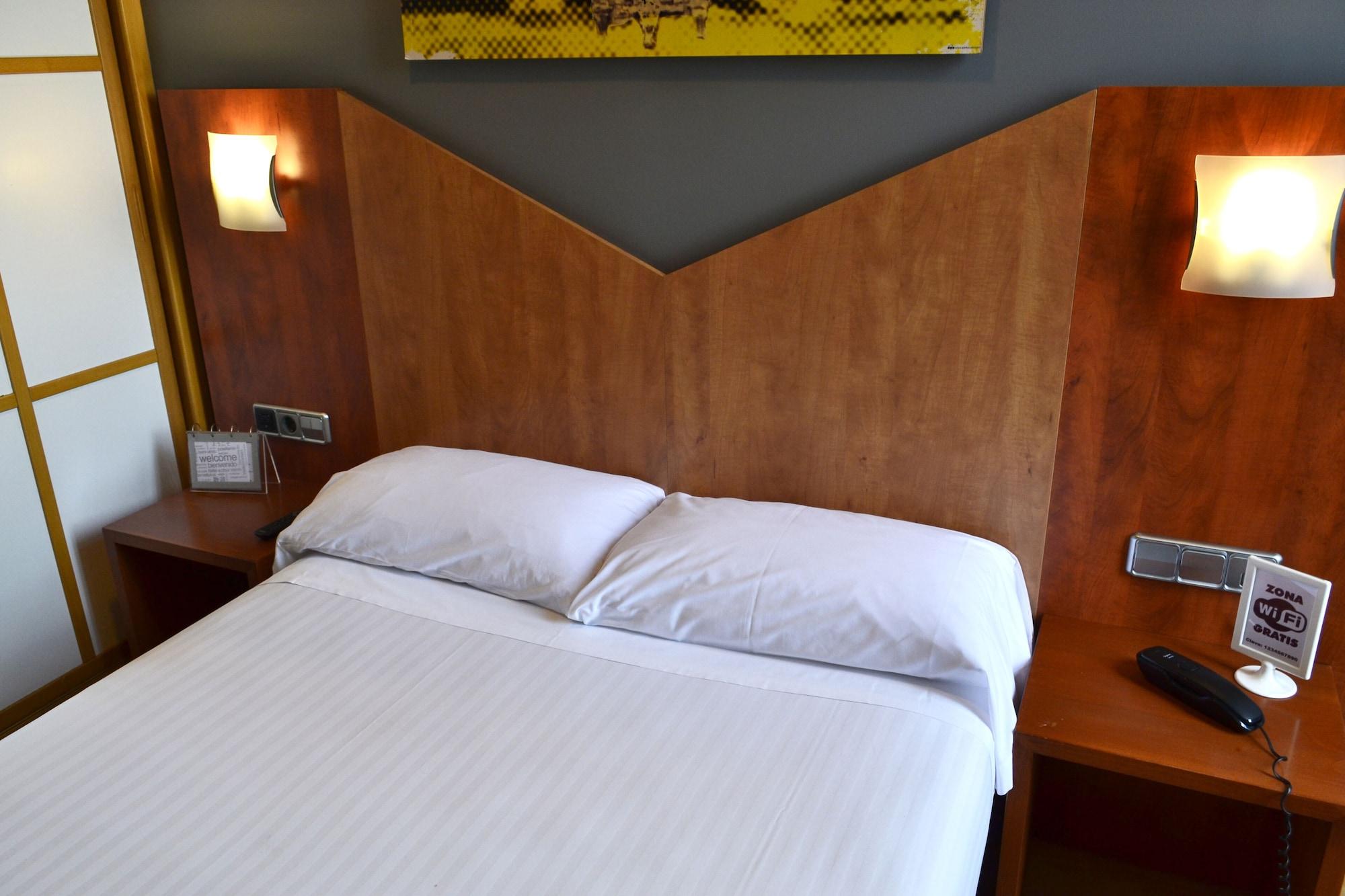 Hotel Alda Palacio Valdes 阿维莱斯 外观 照片