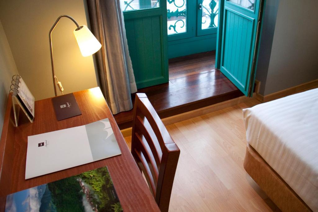 Hotel Alda Palacio Valdes 阿维莱斯 外观 照片