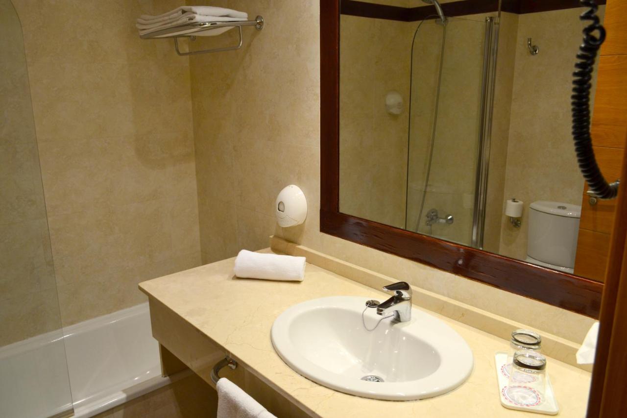 Hotel Alda Palacio Valdes 阿维莱斯 外观 照片